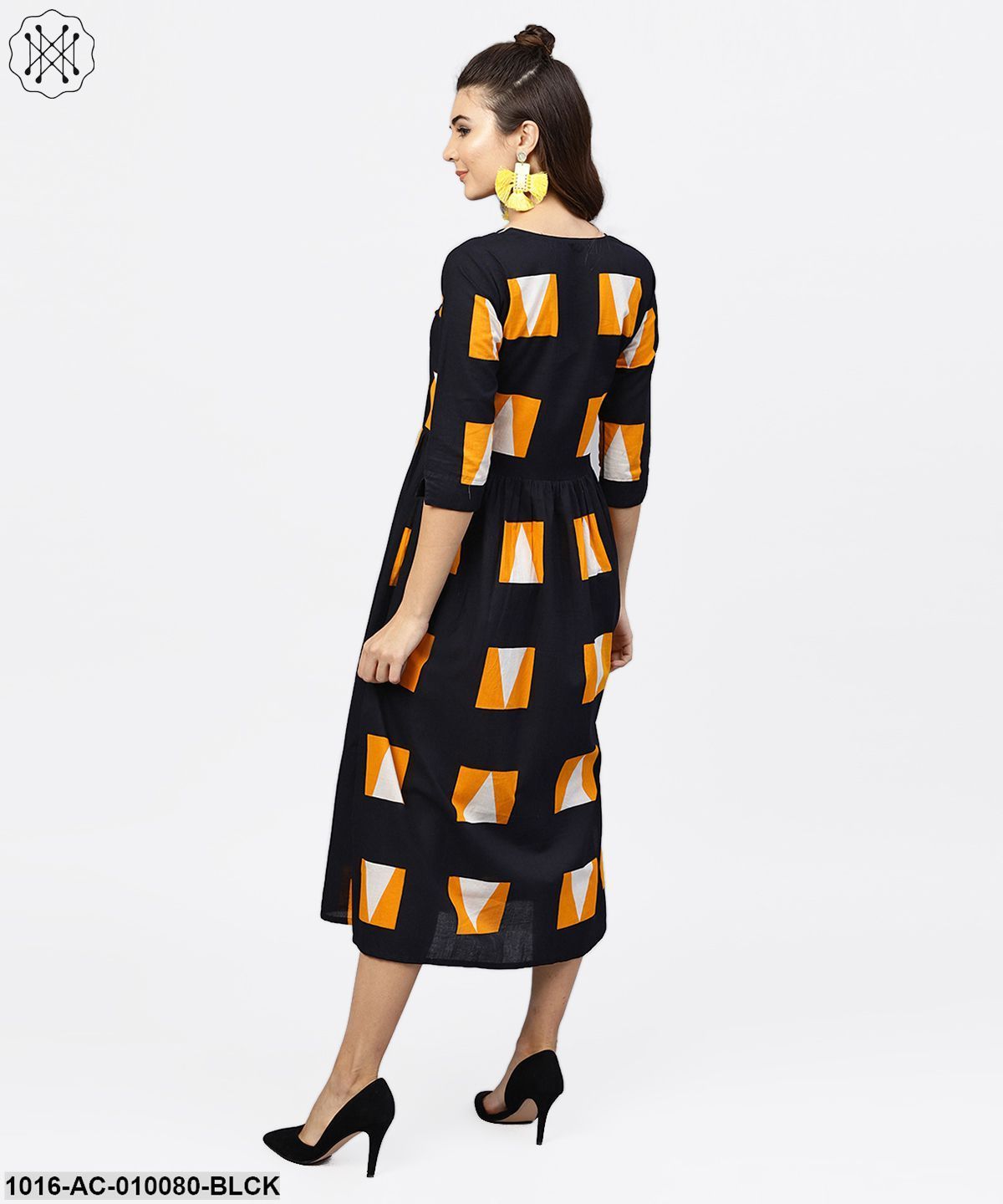 Black Round Neck Printed Dress With Front Placket And 3/4 Sleeves