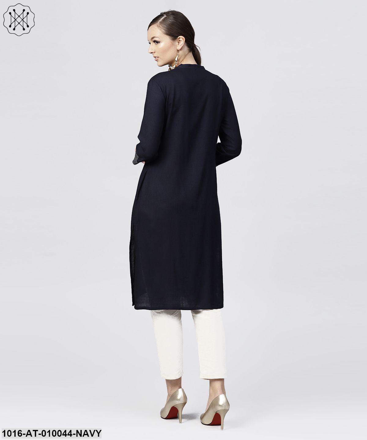 Navy Blue Round Neck Kurta With 3/4 Sleeves And Front Placket