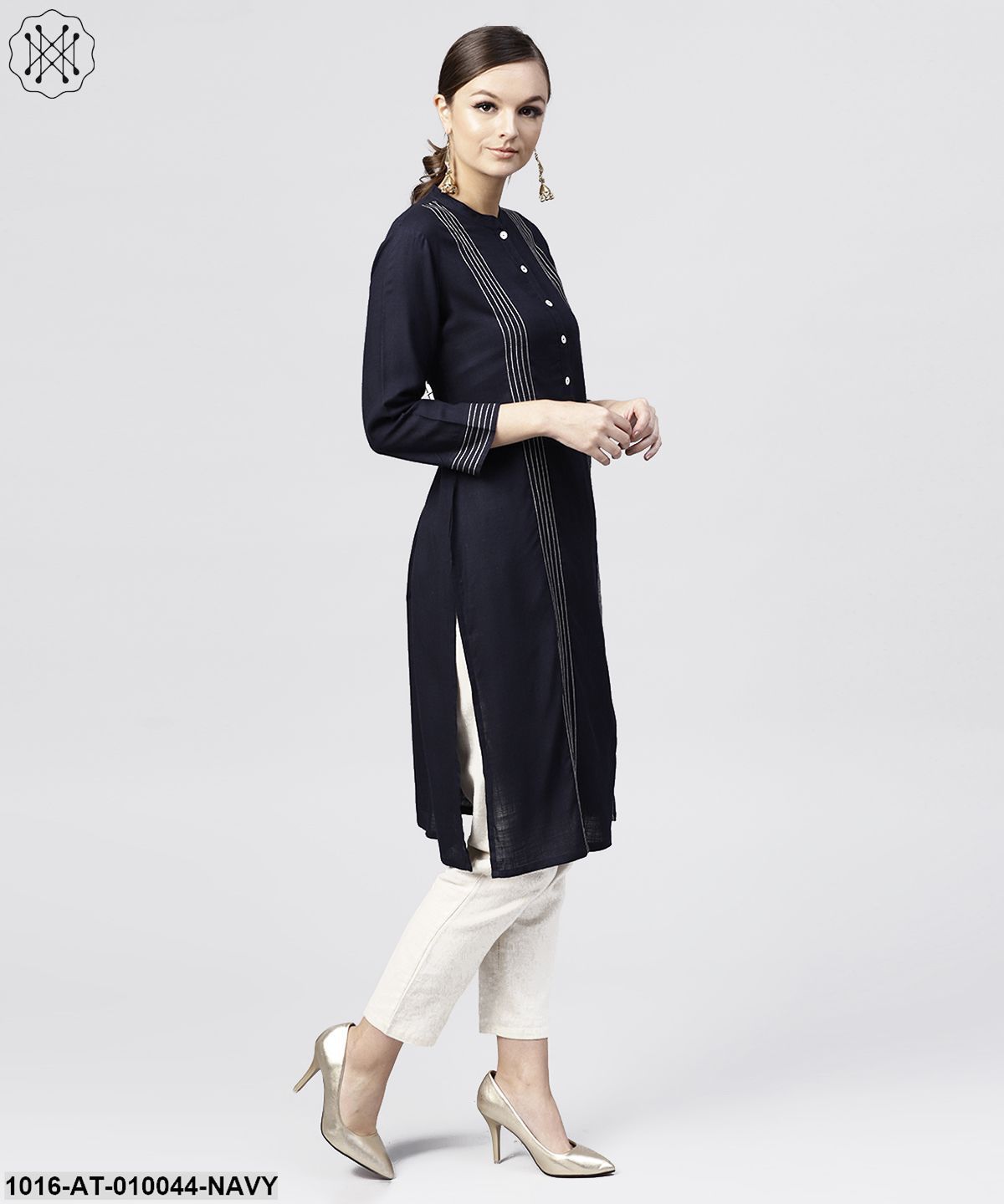 Navy Blue Round Neck Kurta With 3/4 Sleeves And Front Placket