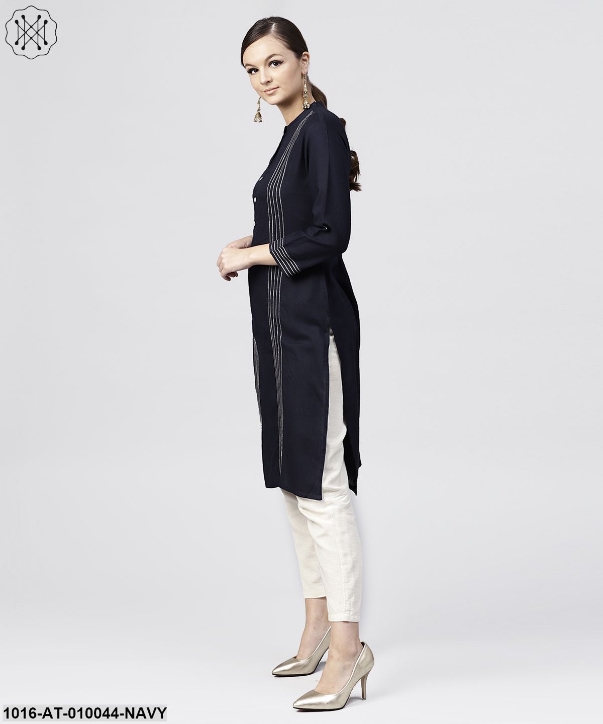 Navy Blue Round Neck Kurta With 3/4 Sleeves And Front Placket