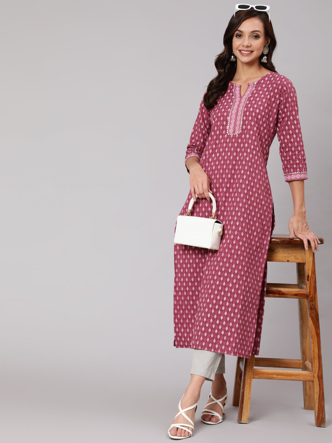 Mauve Printed Straight kurta With Three Quarter Sleeves