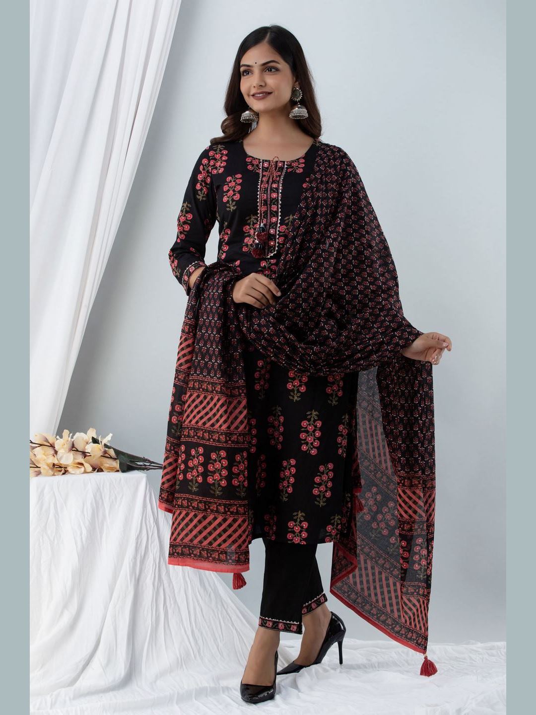 Printed Cotton Round Neck 3/4 Sleeve Straight Calf Length Kurta Set