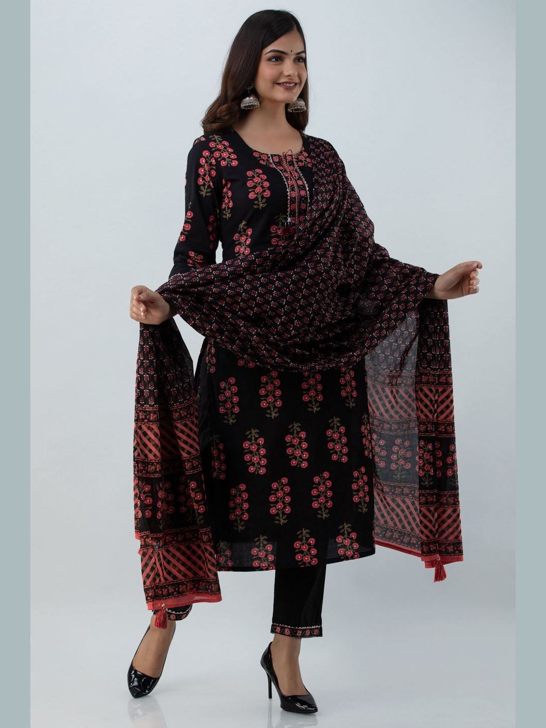 Printed Cotton Round Neck 3/4 Sleeve Straight Calf Length Kurta Set