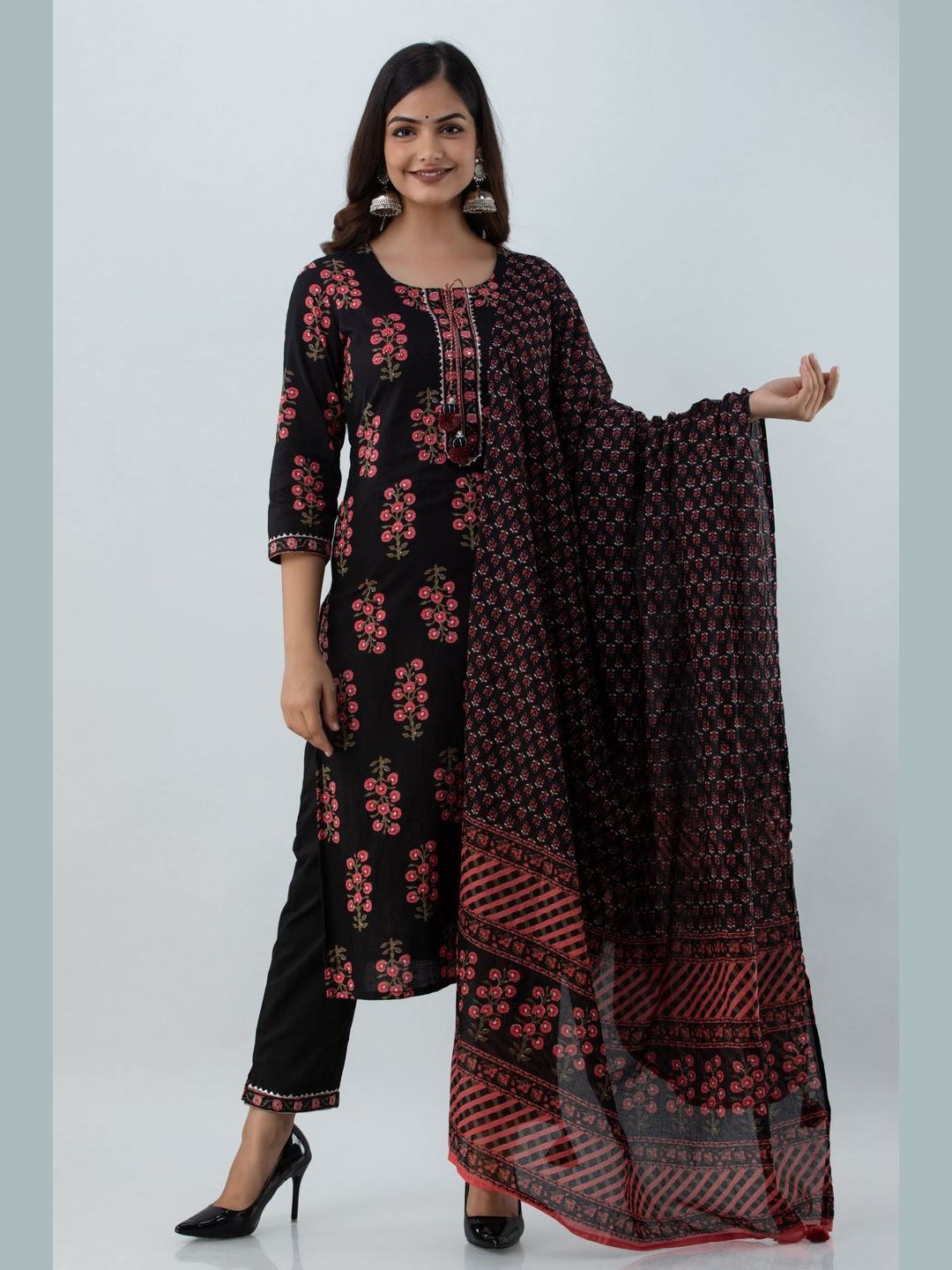 Printed Cotton Round Neck 3/4 Sleeve Straight Calf Length Kurta Set