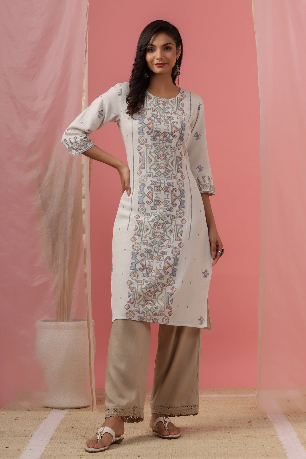 Women`s Offwhite Rayon Flex Printed Straight Kurta