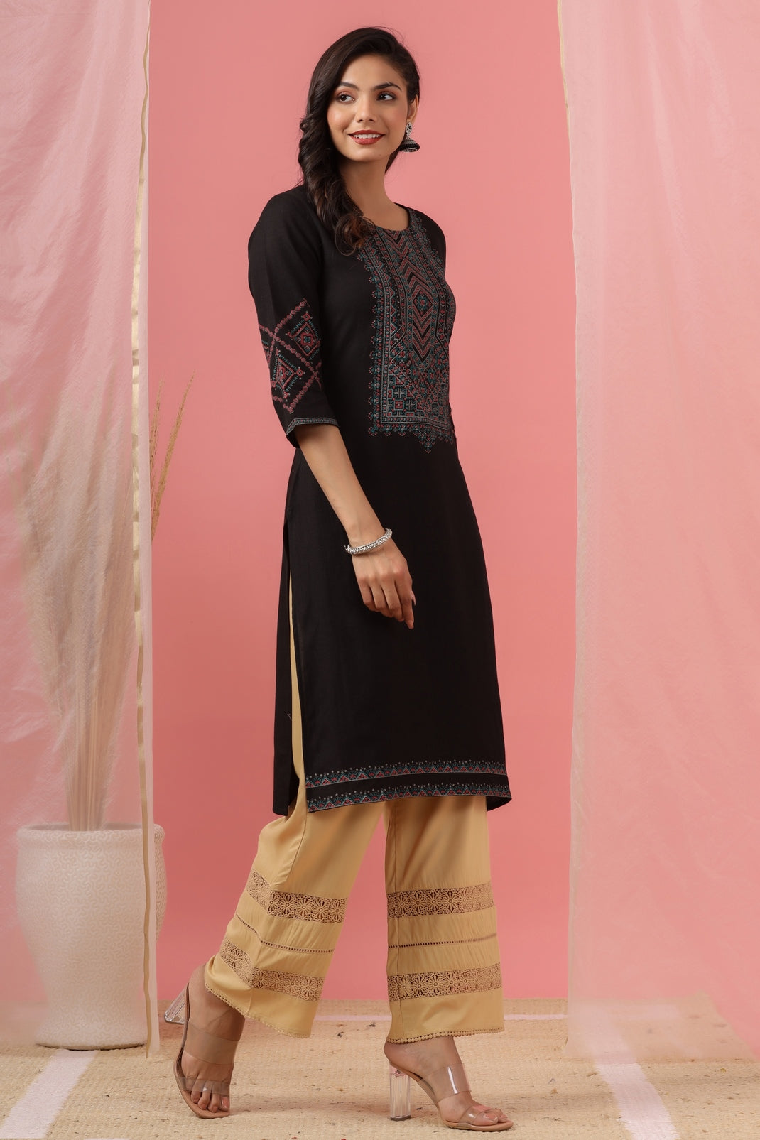 Women`s Black Rayon Flex Printed Straight Kurta