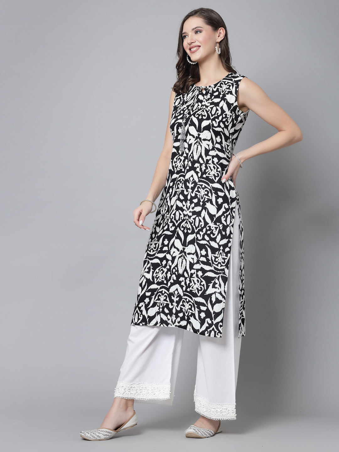 Sleeveless & Round NeckRayon Foral Print Kurta