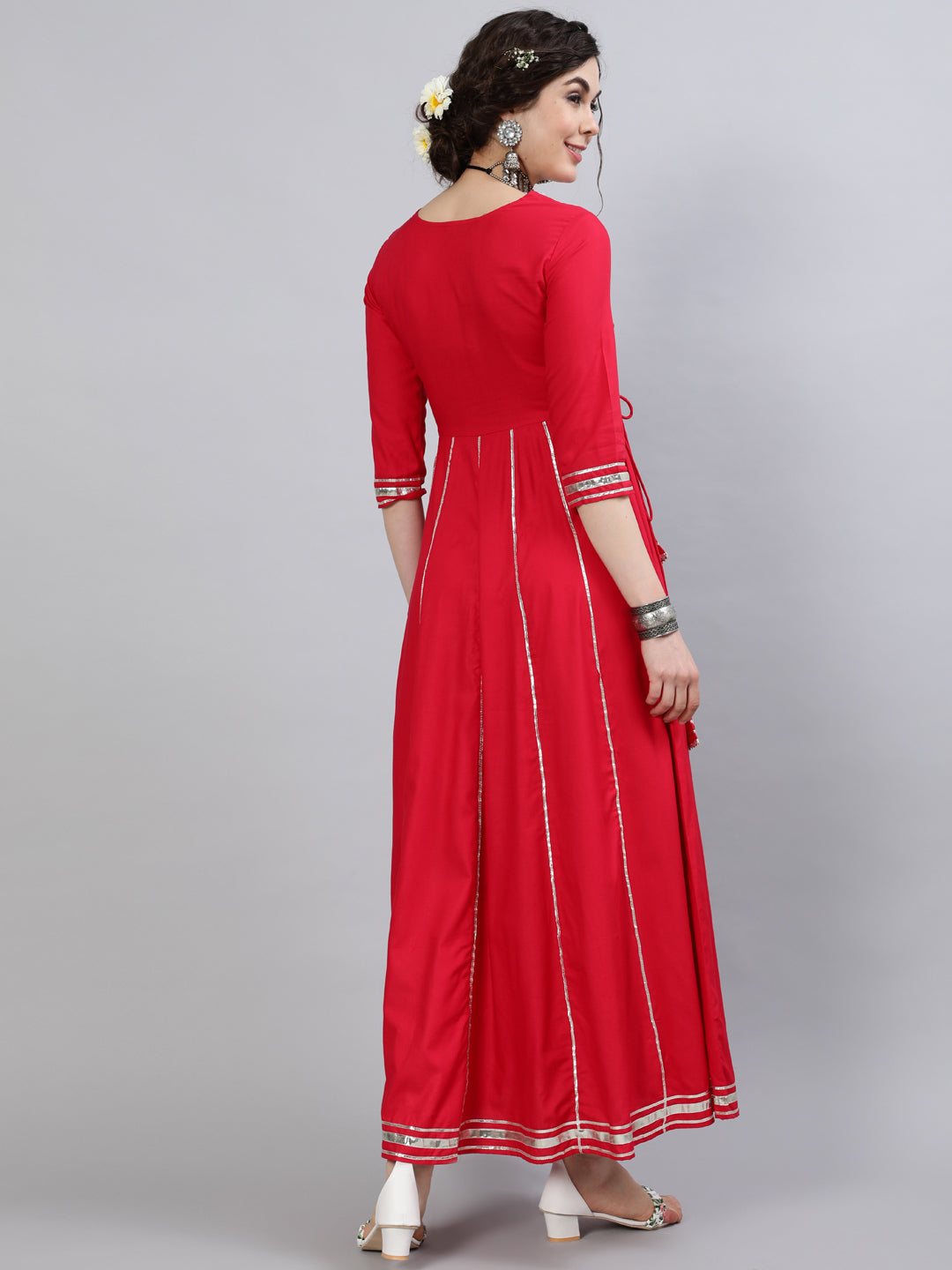 Women Rayon Slub Round Neck 3/4 Sleeve Embroidered Flared Kurta