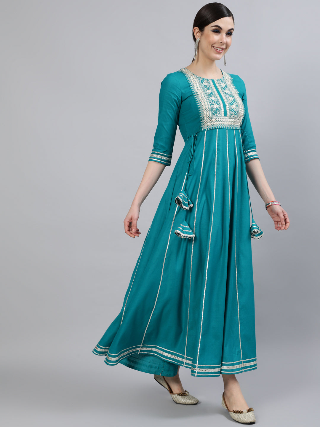 Women Rayon Slub Round Neck 3/4 Sleeve Embroidered Flared Kurta