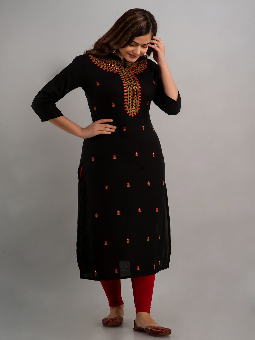 Embroidered Straight Mandarin/Chinese Neck 3/4 Sleeve Calf Length Viscose Rayon Kurta