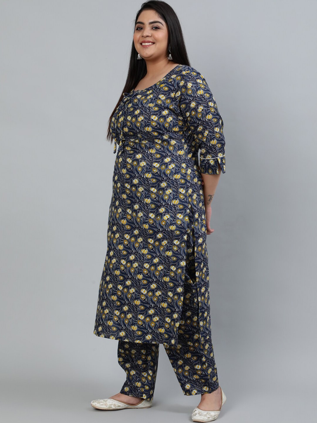 Plus Size Women Grey Printed Straight Kurta With Trouser & Dupatta