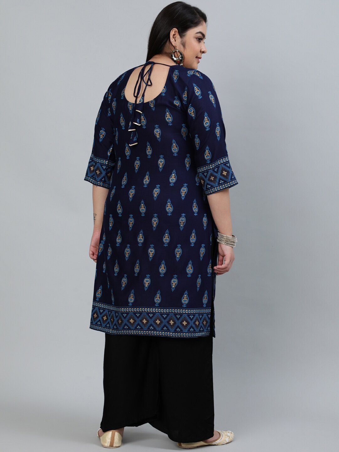 Plus Size Women Navy Blue & Gold Printed Staright Kurta With Three Quarter Sleeves