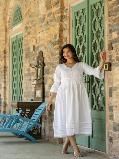 White Color Vintage Look Dress