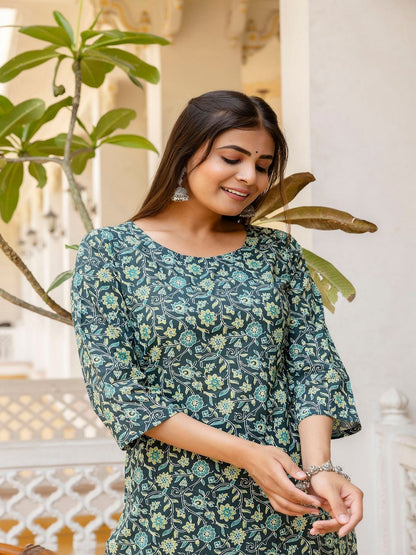 Green Printed Straight Kurta With Trouser