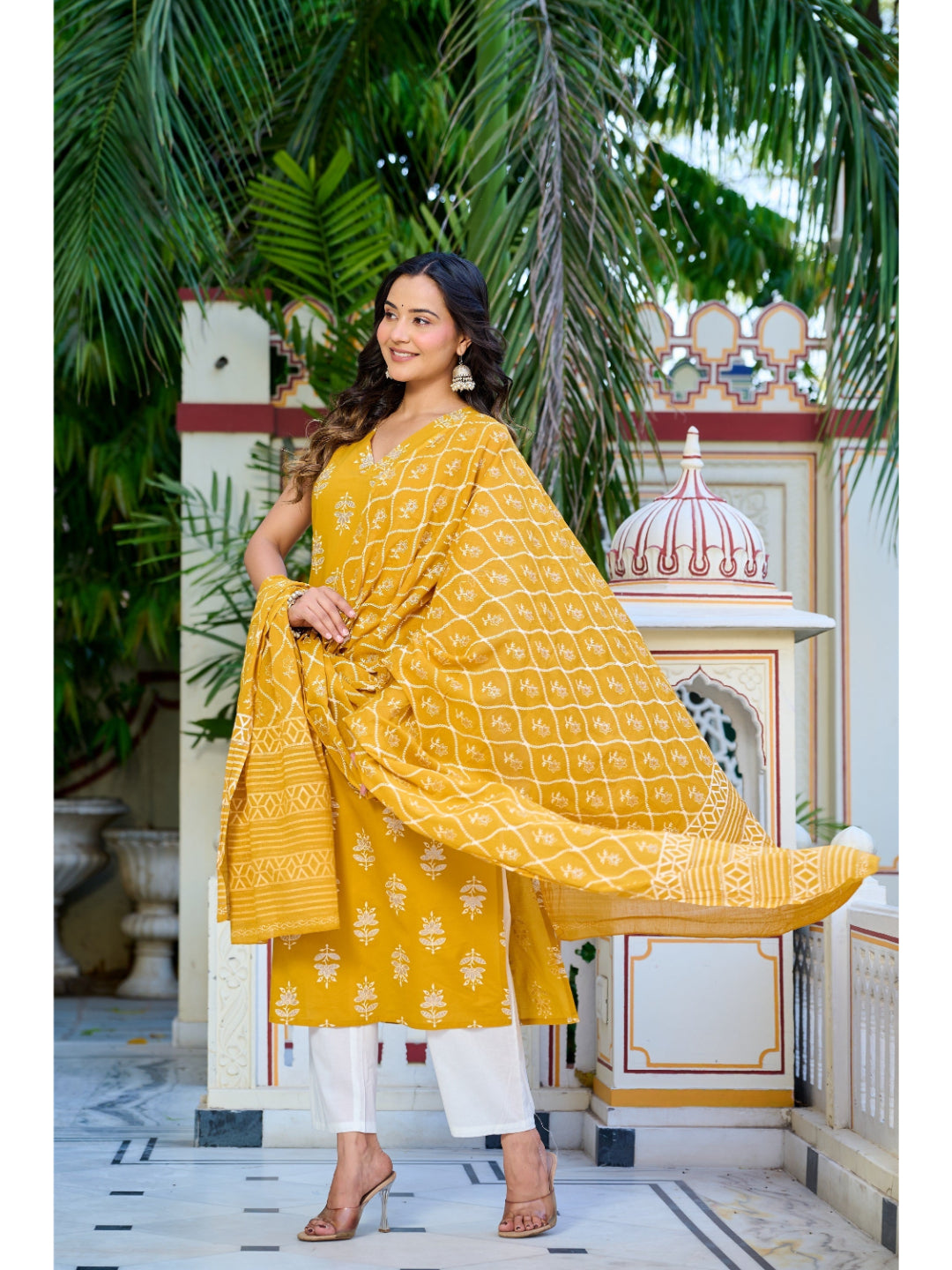Yellow Sleeveless Kurta Set With Dupatta
