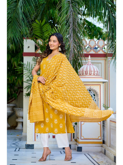 Yellow Sleeveless Kurta Set With Dupatta