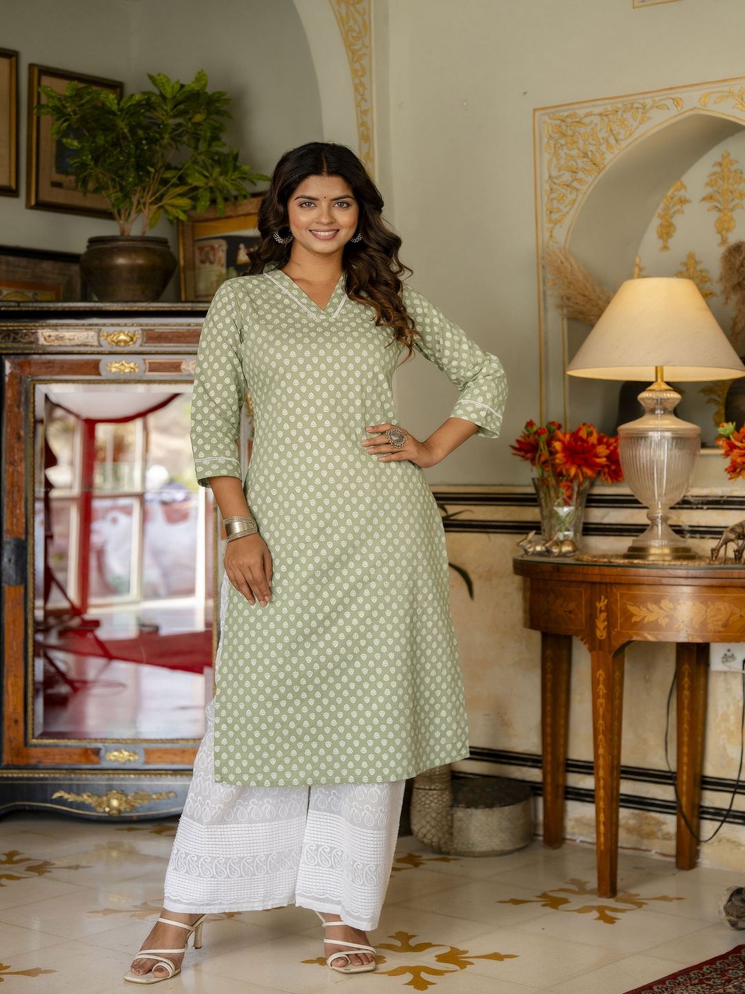 Green Ethnic Printed Straight Kurta With Three Quarter Sleeves