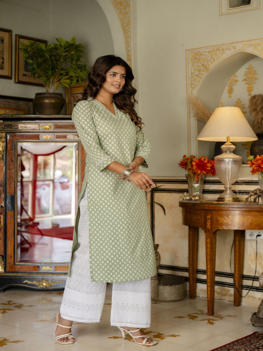 Green Ethnic Printed Straight Kurta With Three Quarter Sleeves