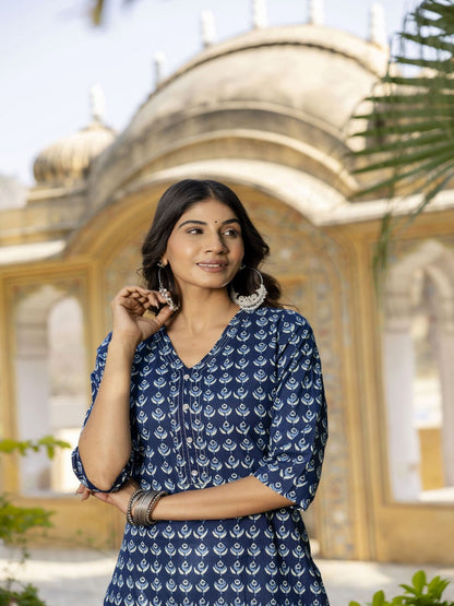 Blue Ethnic Printed Straight Kurta With Three Quarter Sleeves