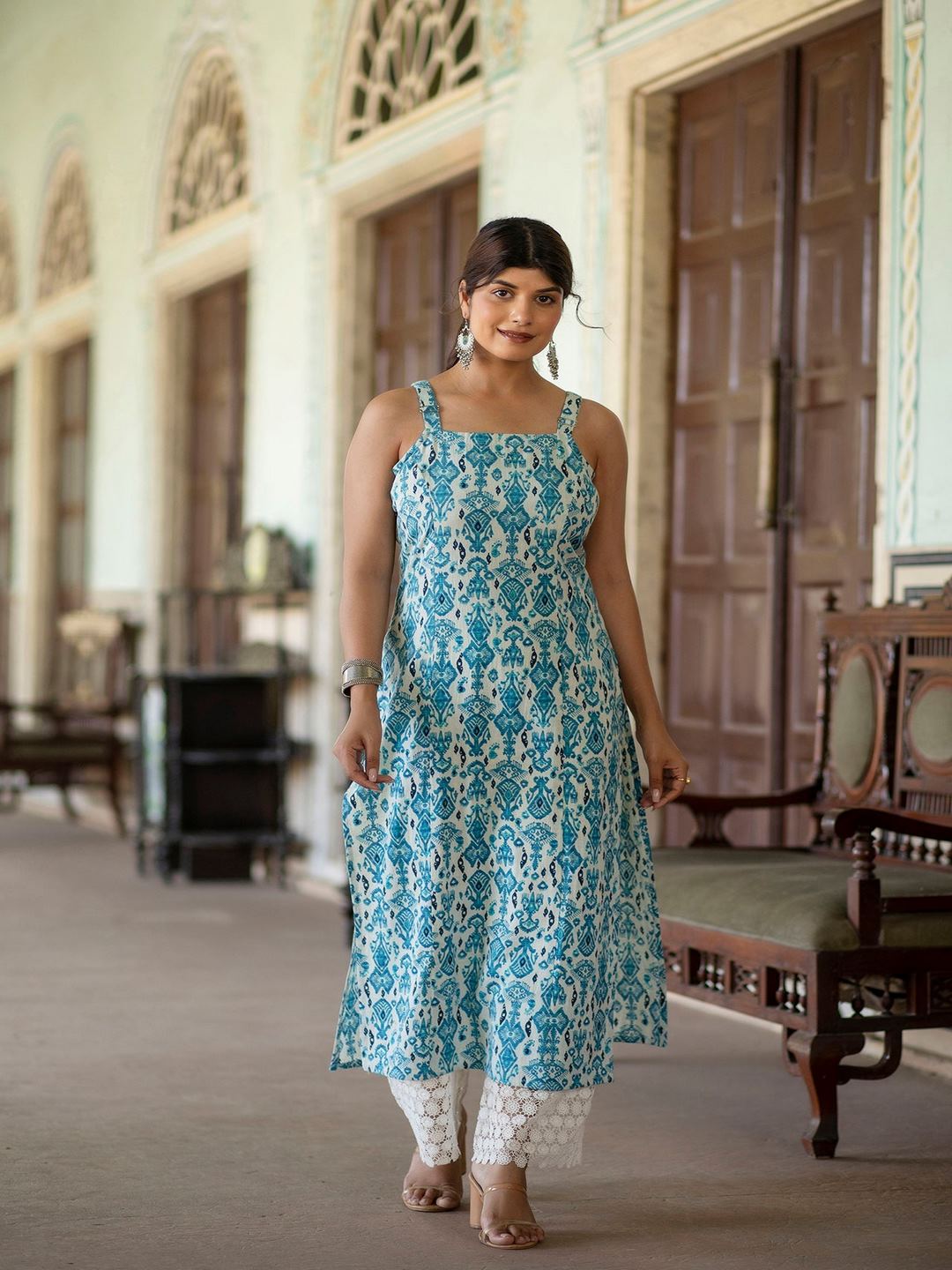 Blue Abstract Printed Sleeveless Kurta