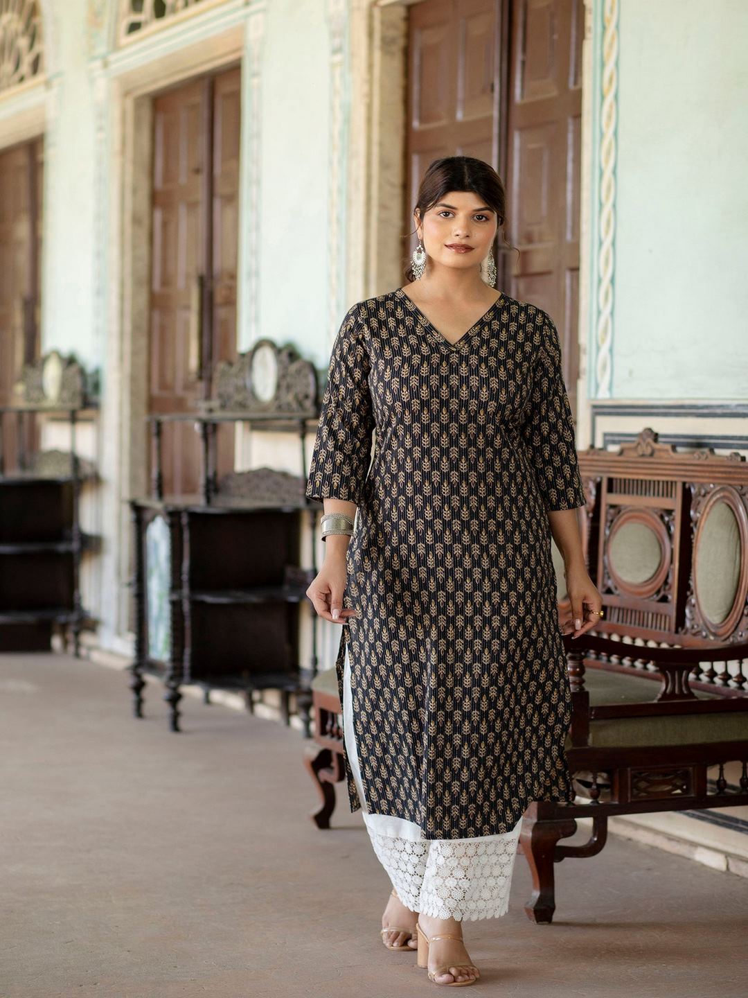 Black Ethnic Printed Straight Kurta With Three Quarter Sleeves