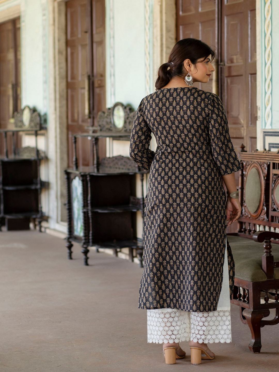 Black Ethnic Printed Straight Kurta With Three Quarter Sleeves