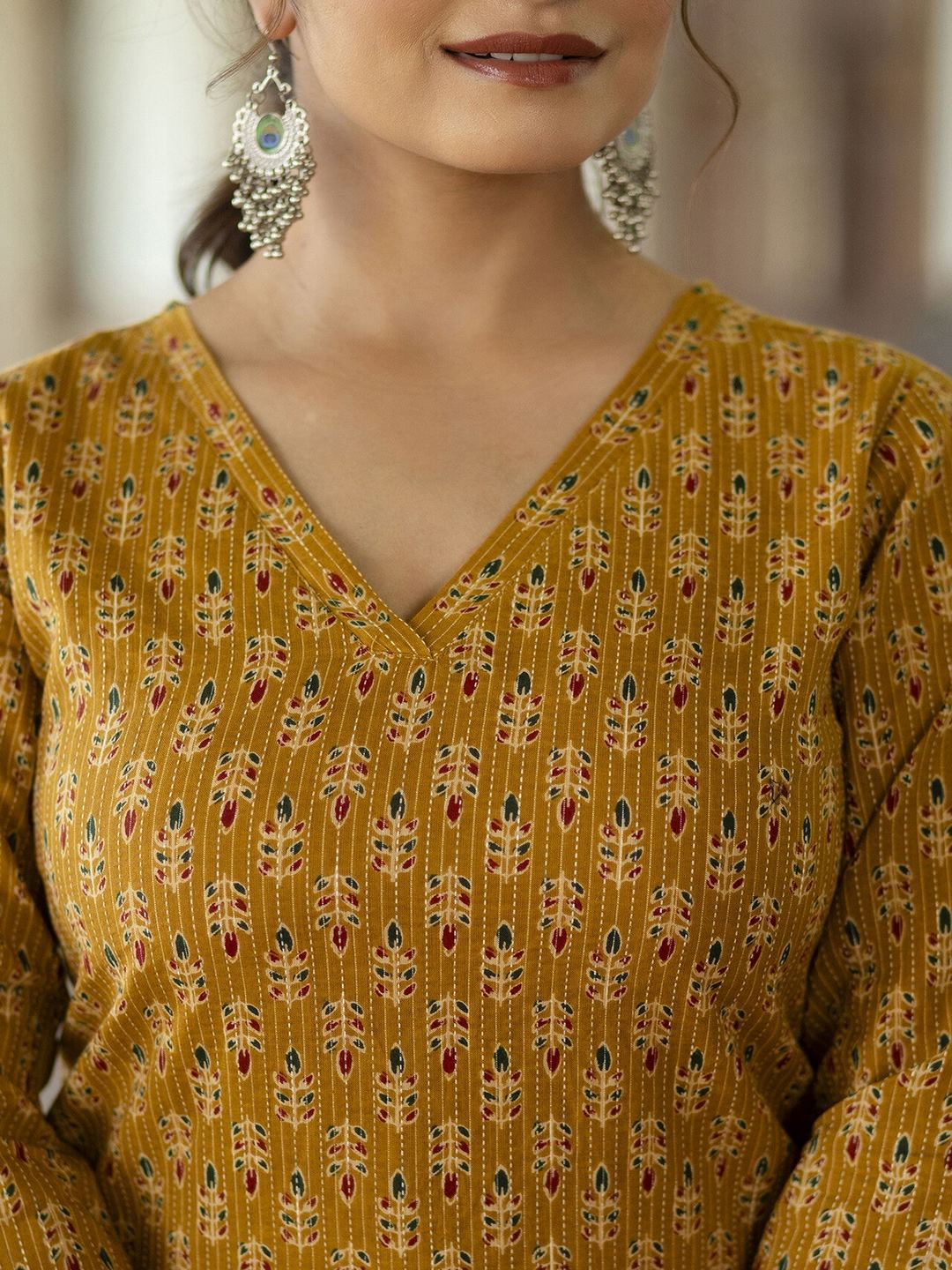 Yellow Ethnic Printed Straight Kurta With Three Quarter Sleeves