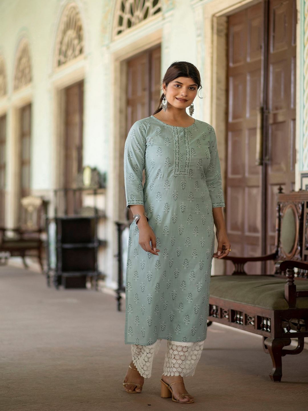 Green Ethnic Printed Straight Kurta With Three Quarter Sleeves