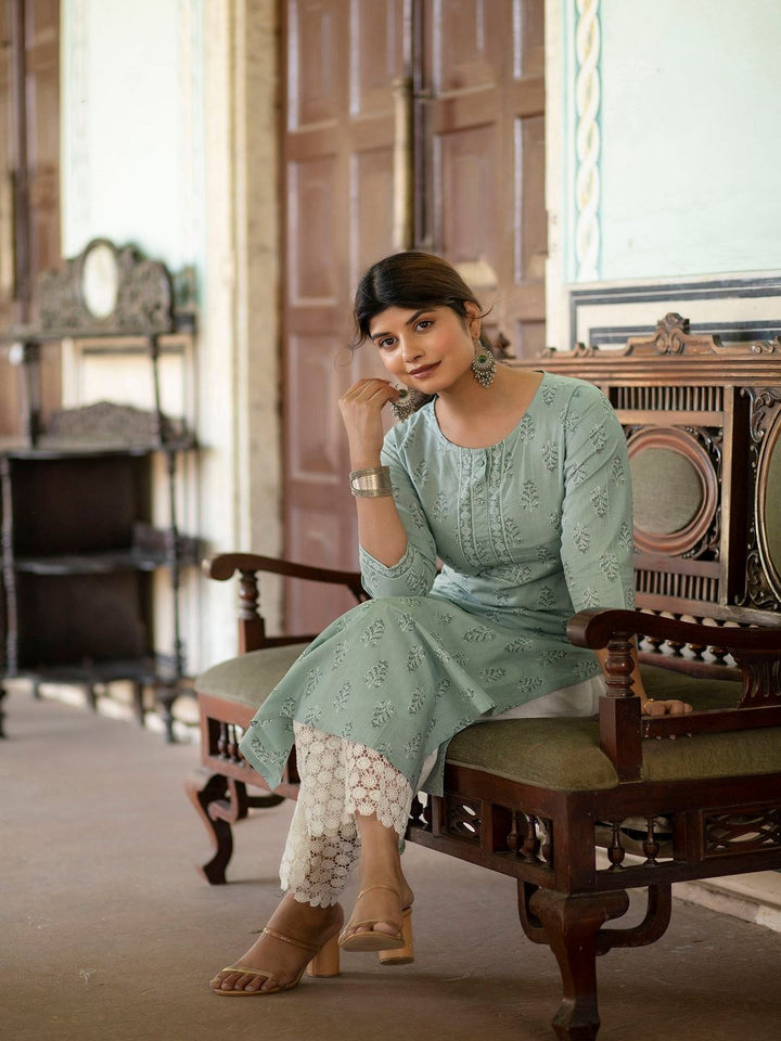 Green Ethnic Printed Straight Kurta With Three Quarter Sleeves