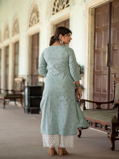 Green Ethnic Printed Straight Kurta With Three Quarter Sleeves