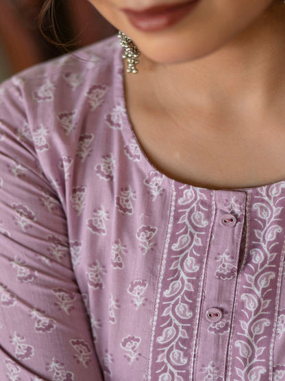 Purple Ethnic Printed Straight Kurta With Three Quarter Sleeves