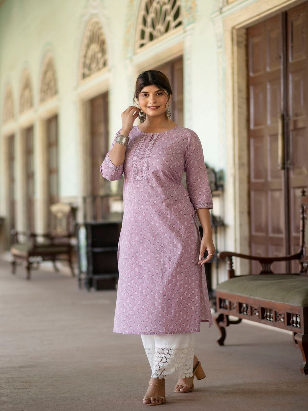 Purple Ethnic Printed Straight Kurta With Three Quarter Sleeves