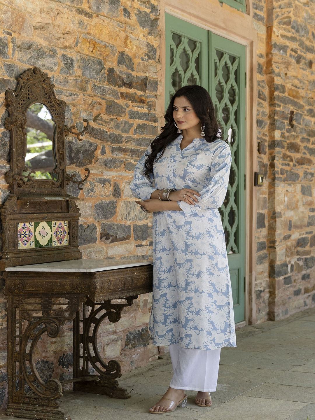 Blue Printed Straight Kurta With Three Quarter Sleeves
