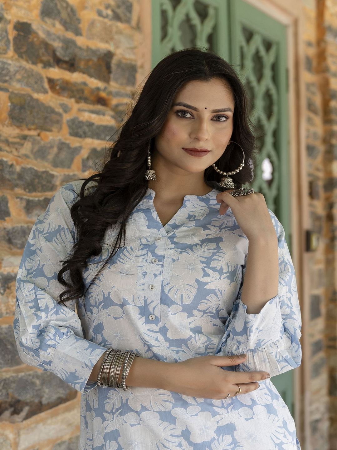 Blue Printed Straight Kurta With Three Quarter Sleeves