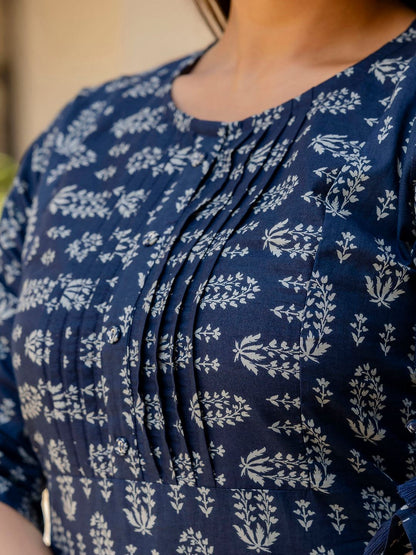 Navy Blue Printed Straight Kurta With Three Quarter Sleeves