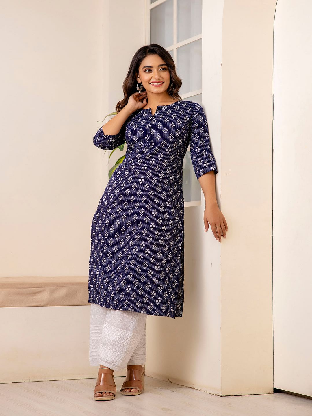 Navy Blue Printed Straight Kurta With Three Quarter Sleeves