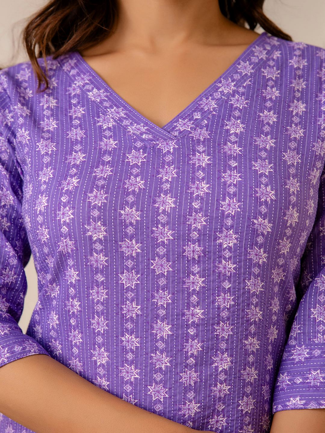 Purple Printed Straight Kurta With Three Quarter Sleeves