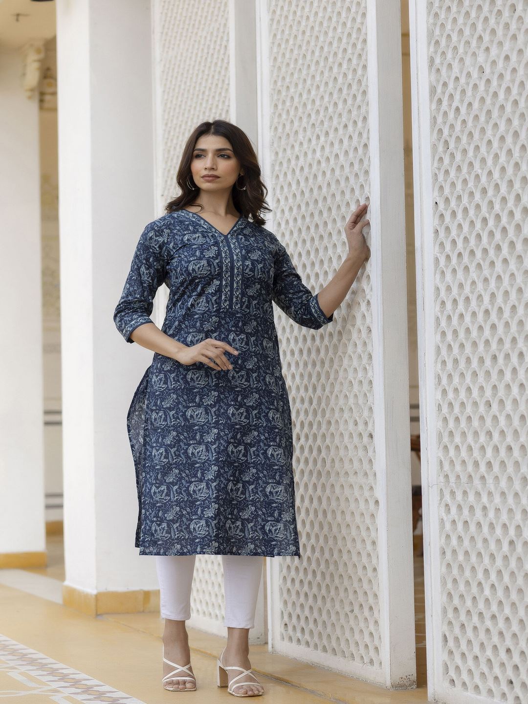 Navy Blue Floral Printed Straight Kurta With Three Quarter Sleeves
