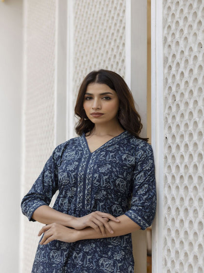 Navy Blue Floral Printed Straight Kurta With Three Quarter Sleeves
