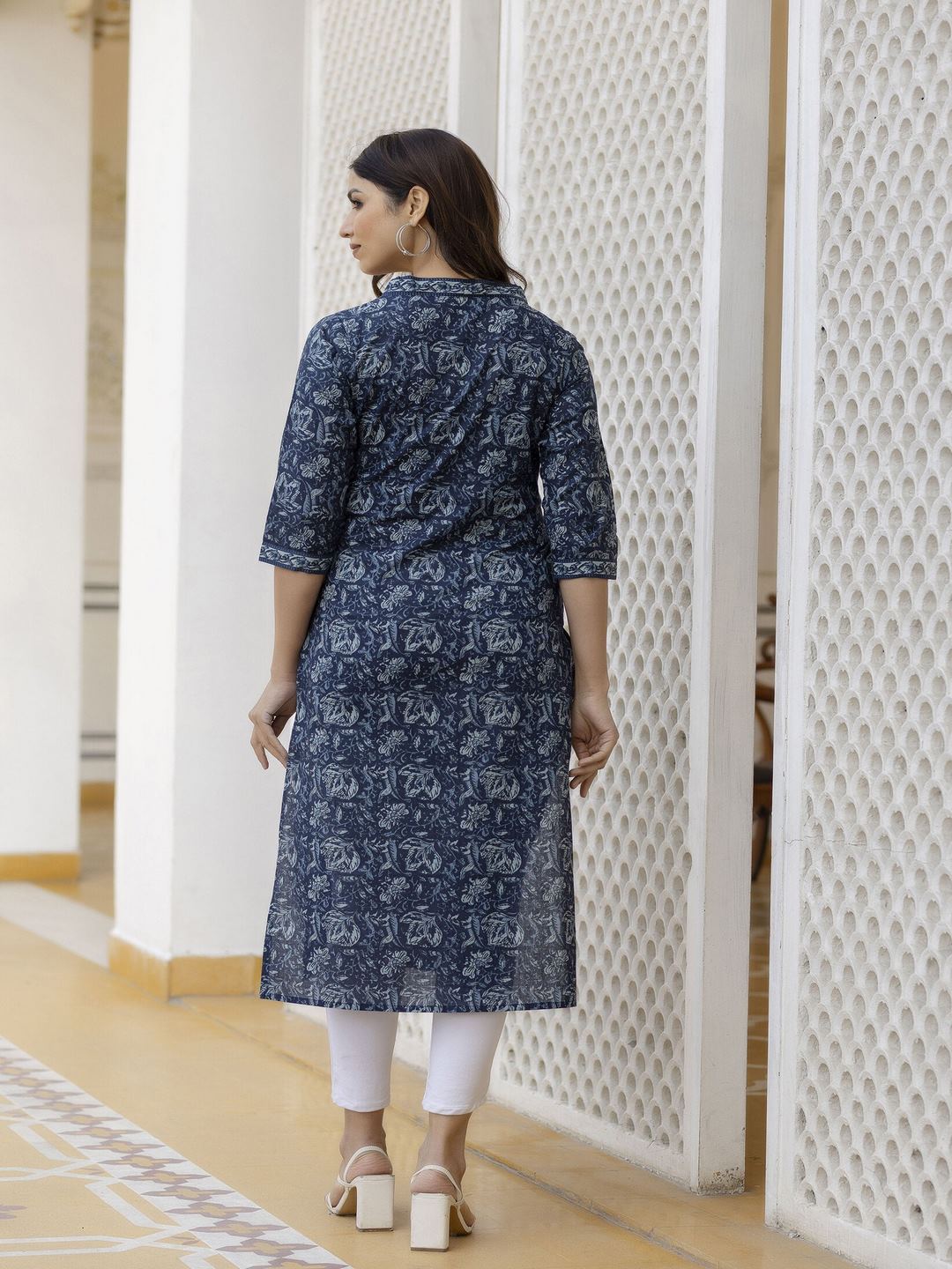 Navy Blue Floral Printed Straight Kurta With Three Quarter Sleeves
