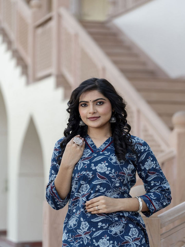 Blue Printed Straight Kurta With Three Quarter Sleeves