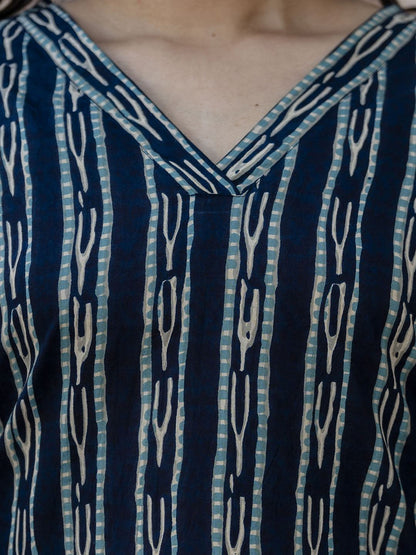 Blue Printed Straight Kurta With Three Quarter Sleeves