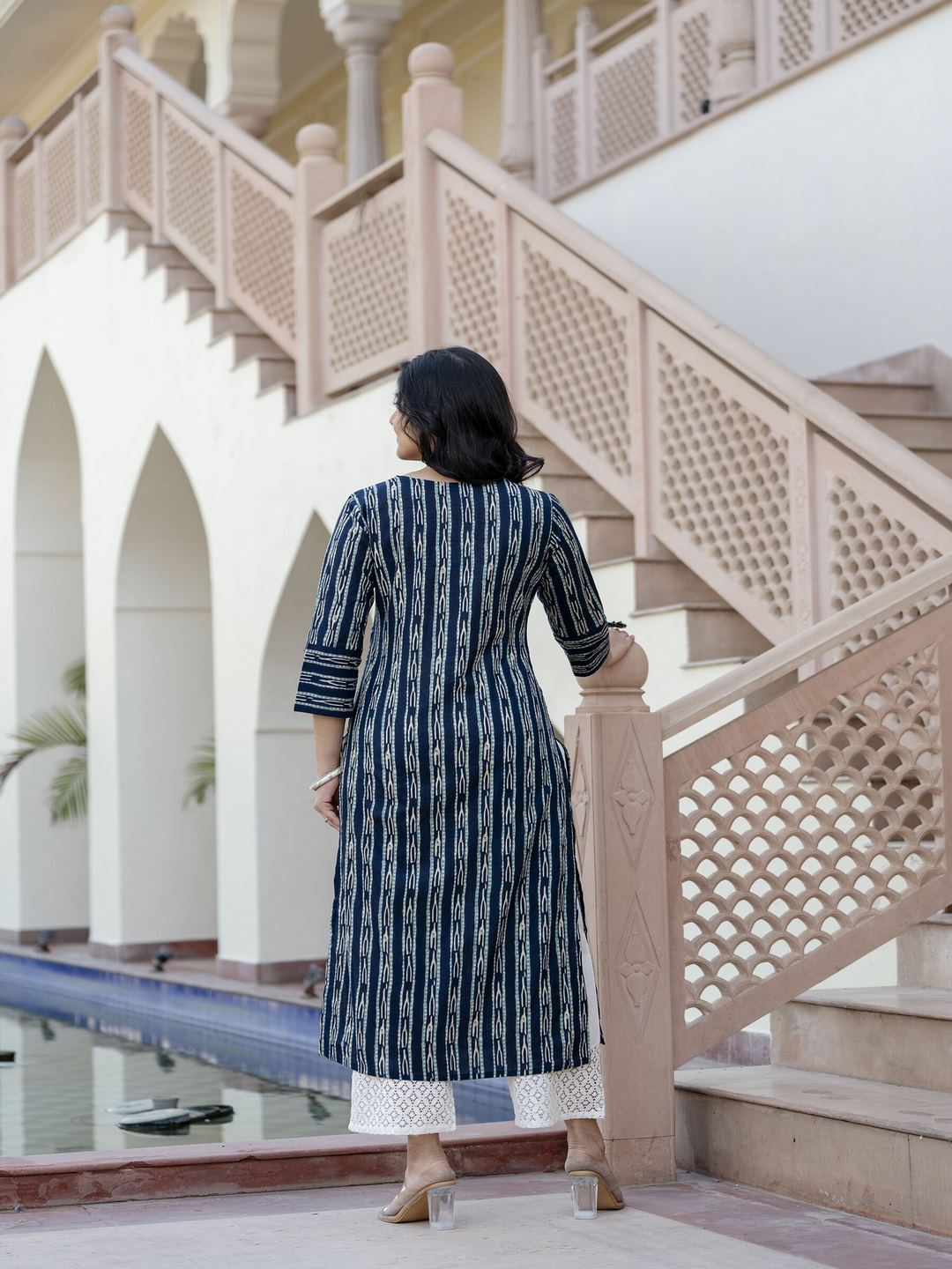 Blue Printed Straight Kurta With Three Quarter Sleeves