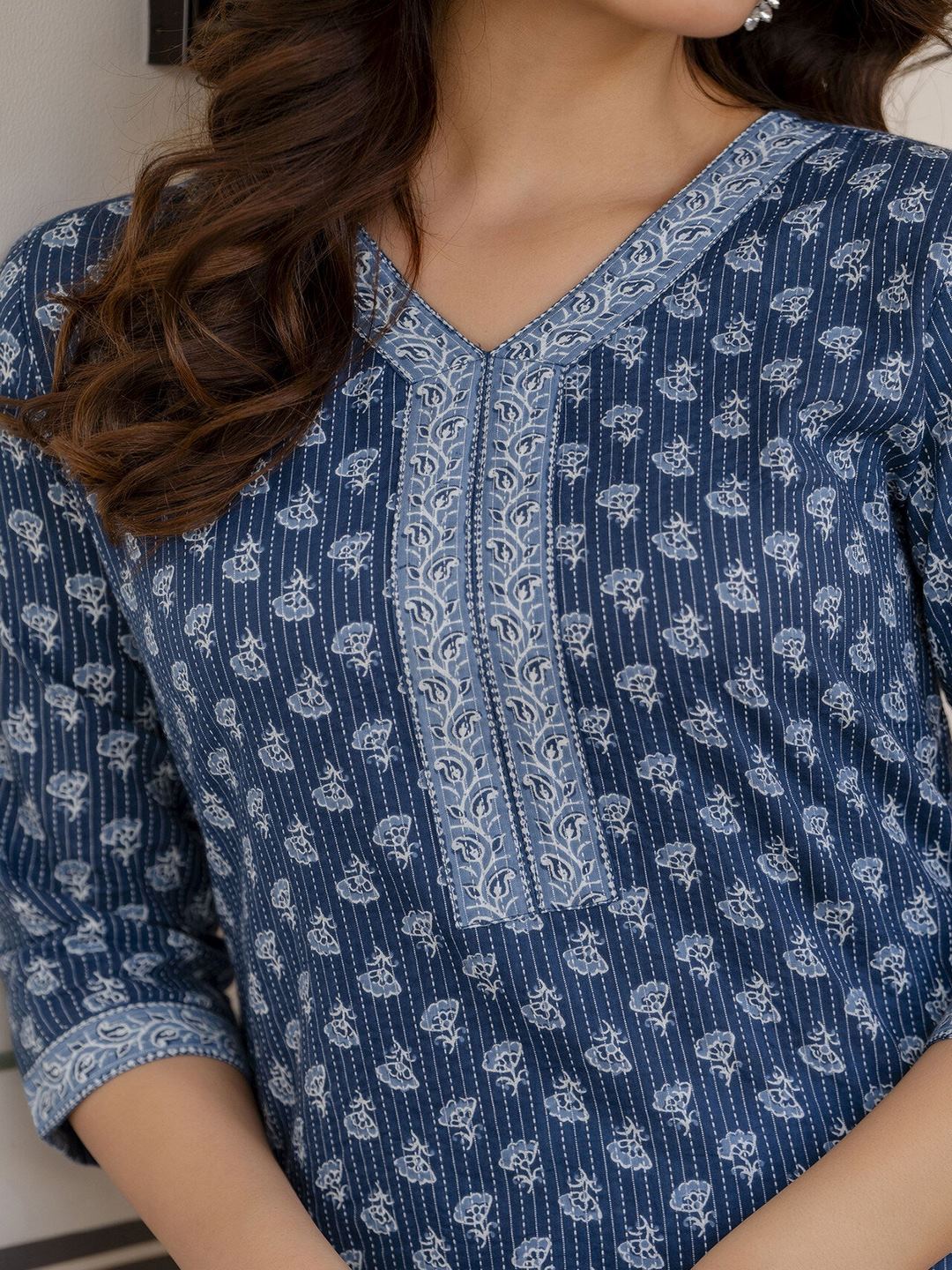 Blue Printed Straight Kurta With Three Quarter Sleeves