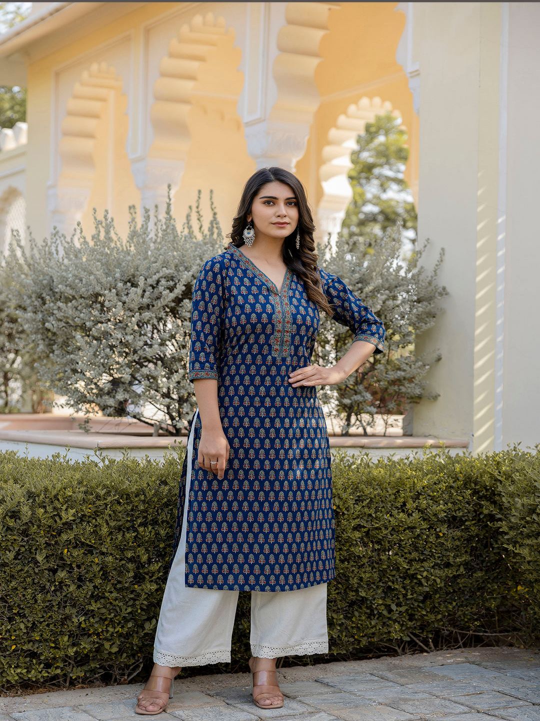 Blue Printed Straight Kurta With Three Quarter Sleeves