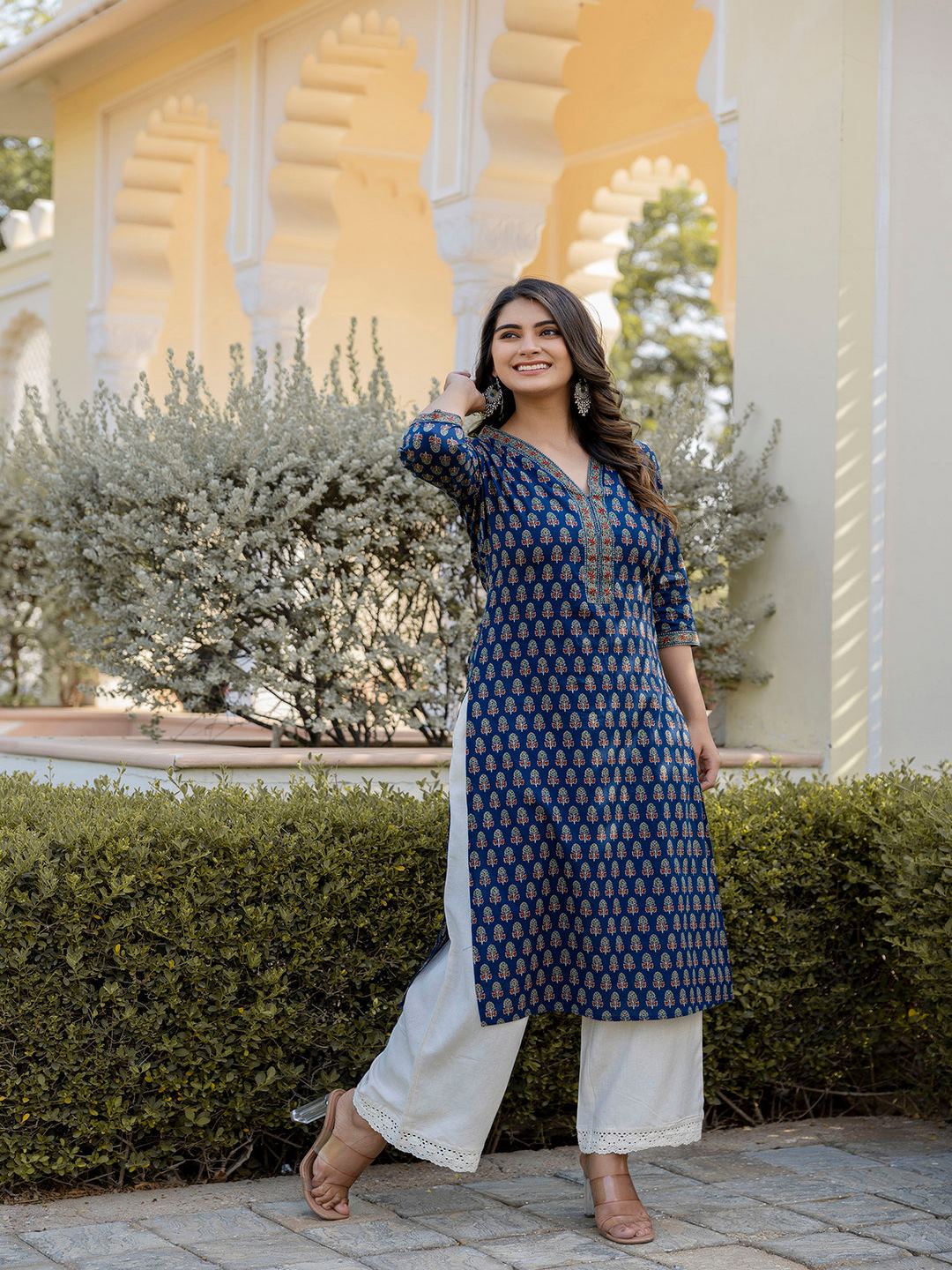 Blue Printed Straight Kurta With Three Quarter Sleeves