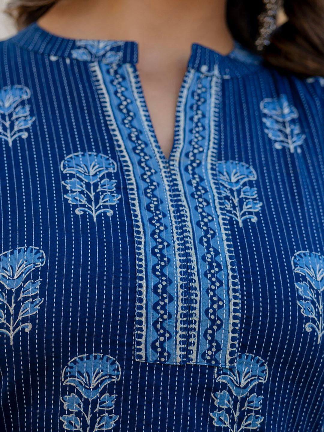 Navy Blue Printed Straight Kurta With Three Quarter Sleeves