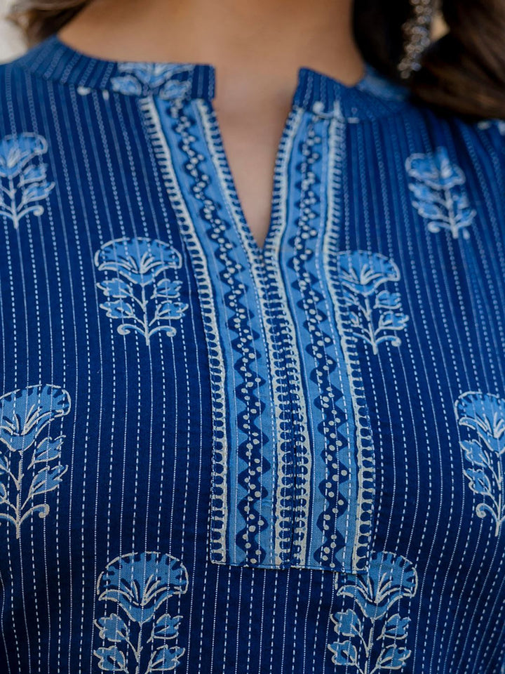 Navy Blue Printed Straight Kurta With Three Quarter Sleeves