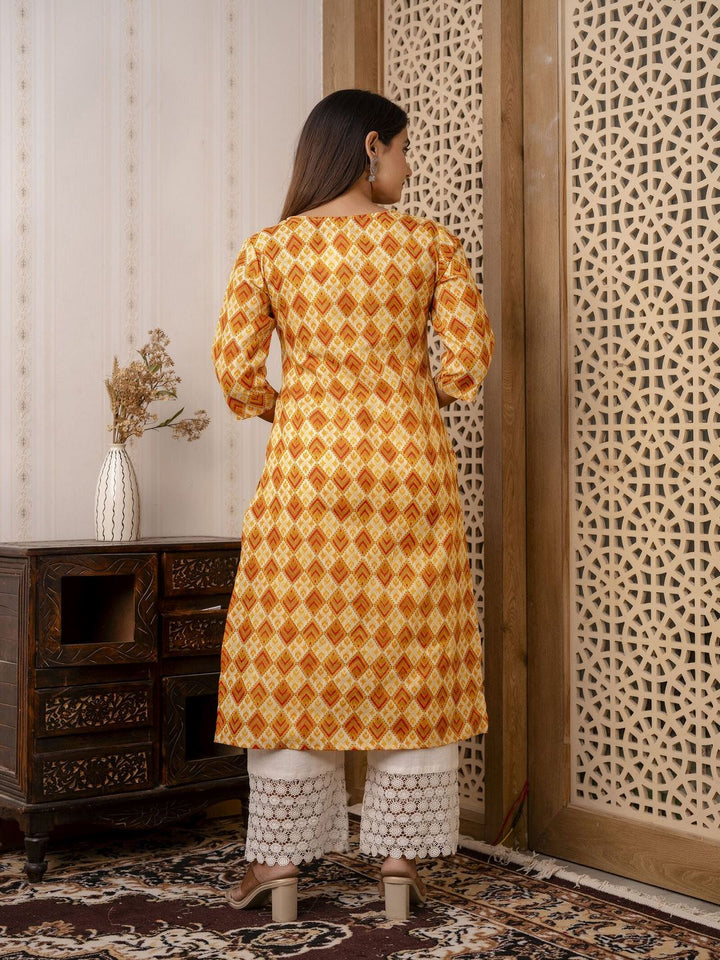 Yellow Printed Straight Kurta With Three Quarter Sleeves