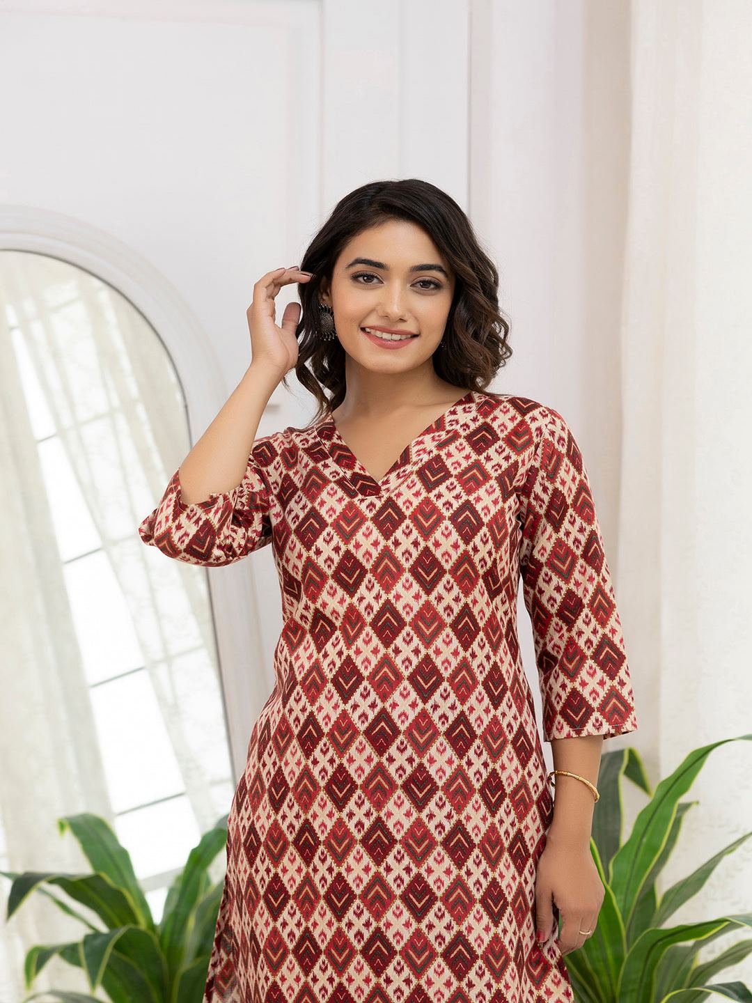 Maroon Printed Straight Kurta With Three Quarter Sleeves